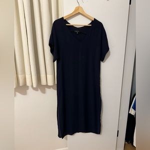 Babaton / Aritzia soft V midi dress